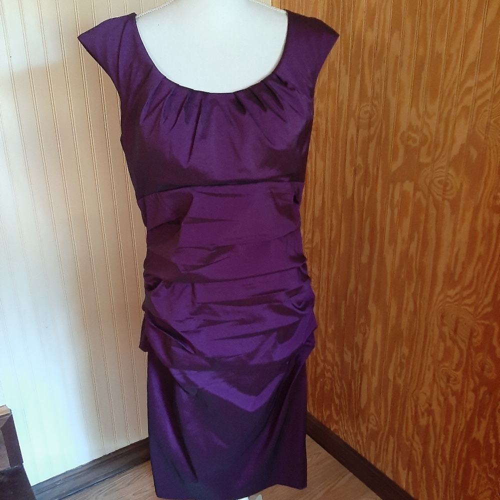 Sangria Shiny Pleated Iredescent Purple Sleeveless Formal Party Dress